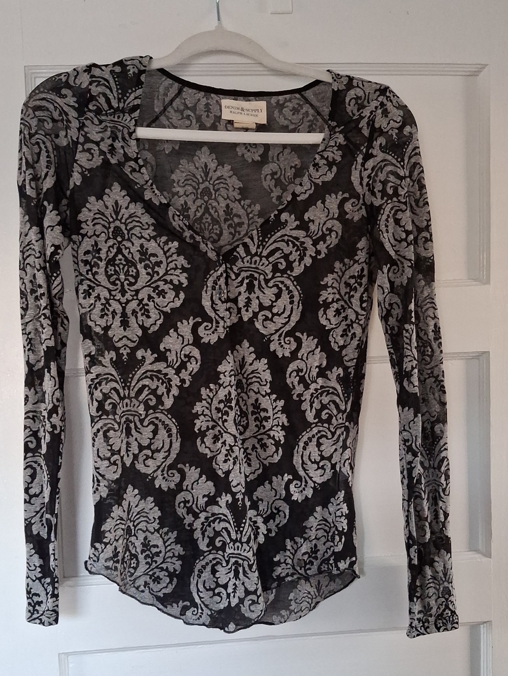 Ralph Lauren Black & Gray Damask Long-Sleeve V-Neck Top
